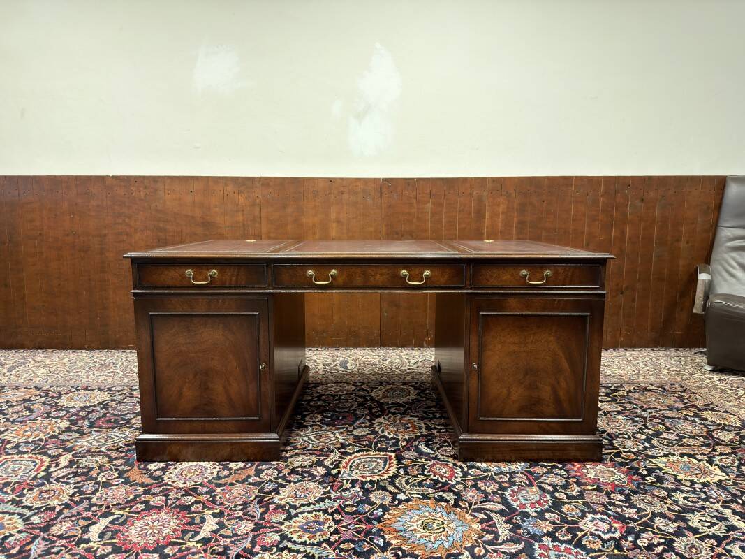 Classic English Chesterfield Desk