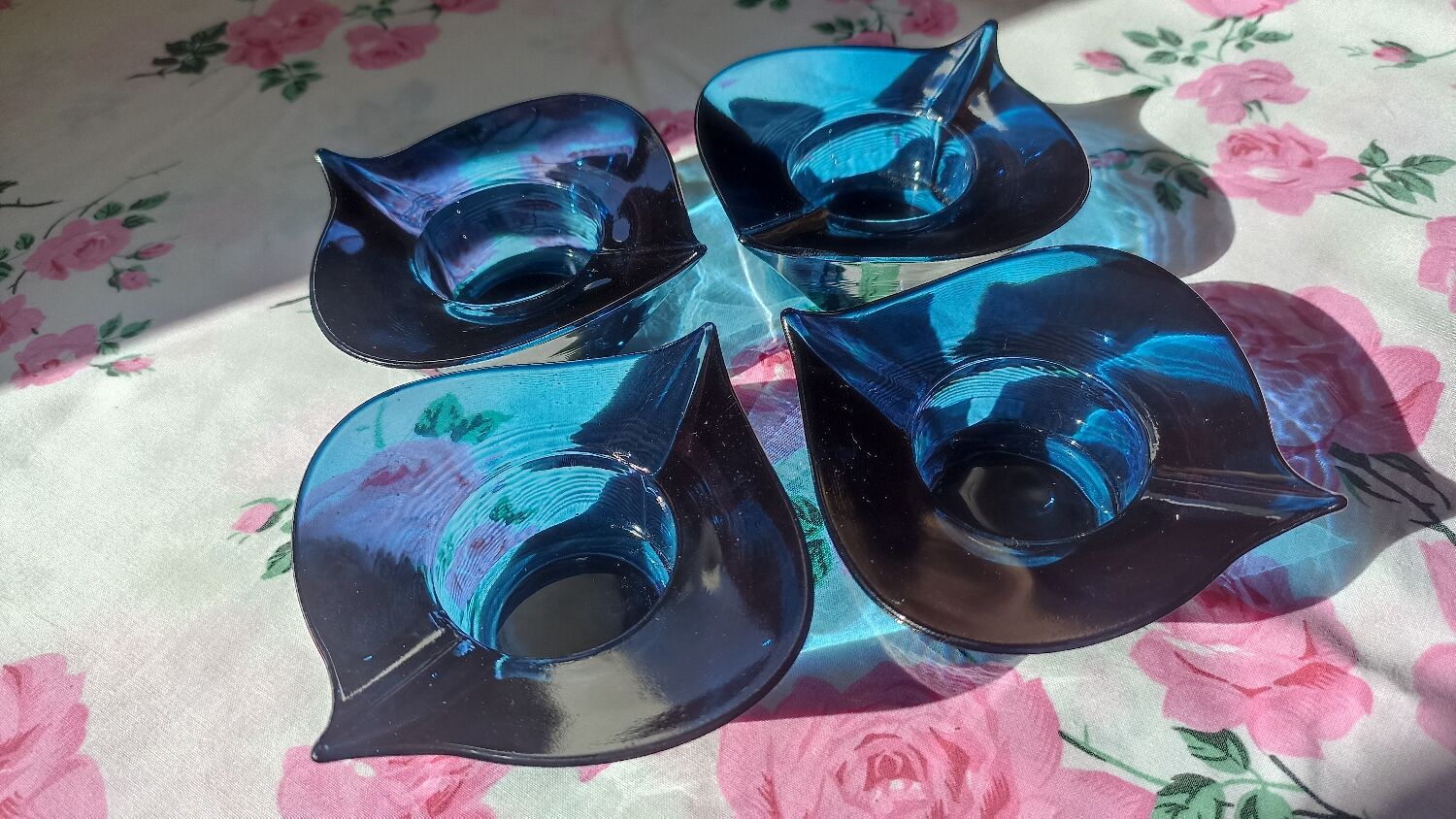 2 blue Villeroy & Boch candle holders