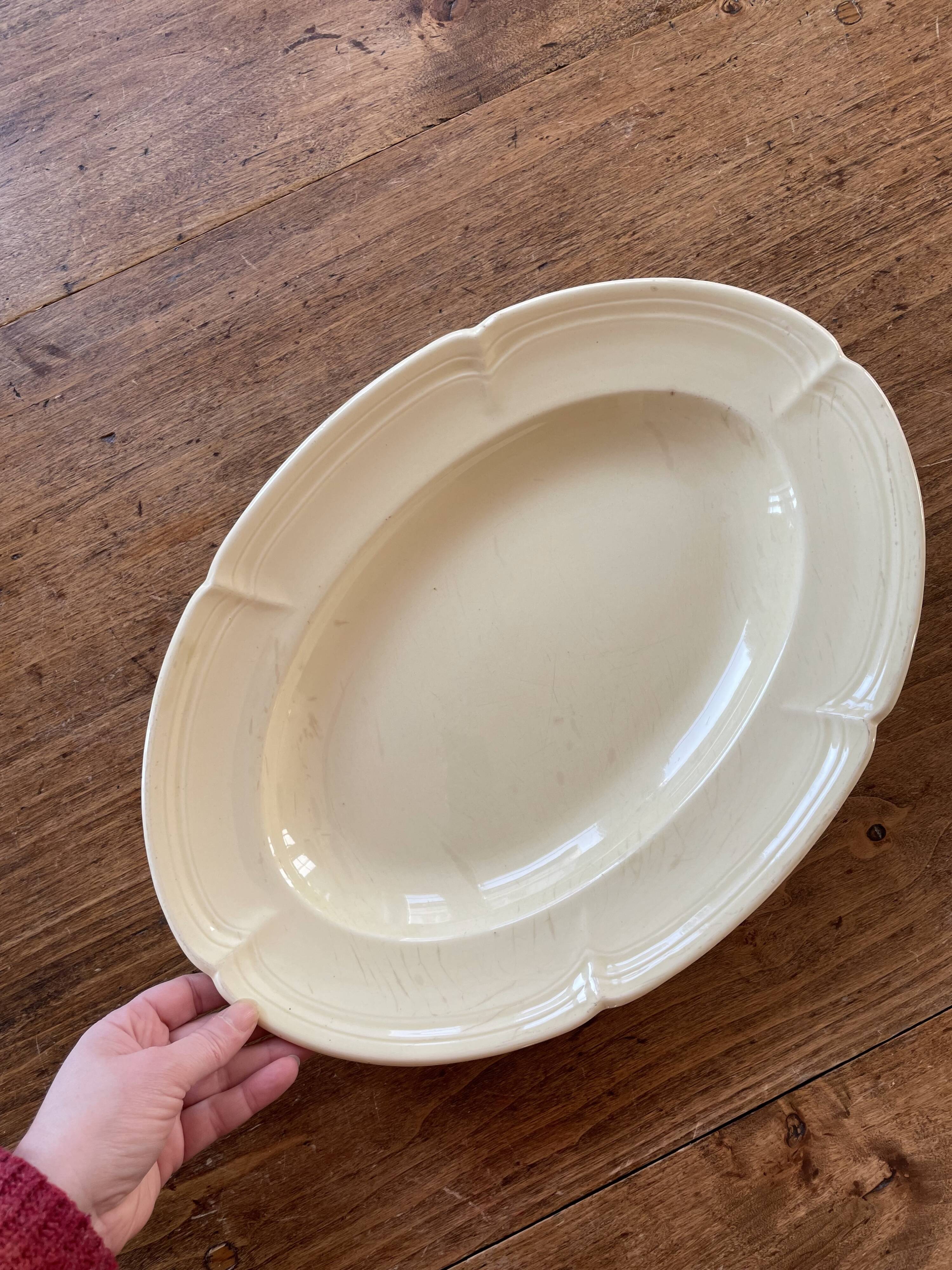 Large serving or presentation dish in beige ceramic - vintage
