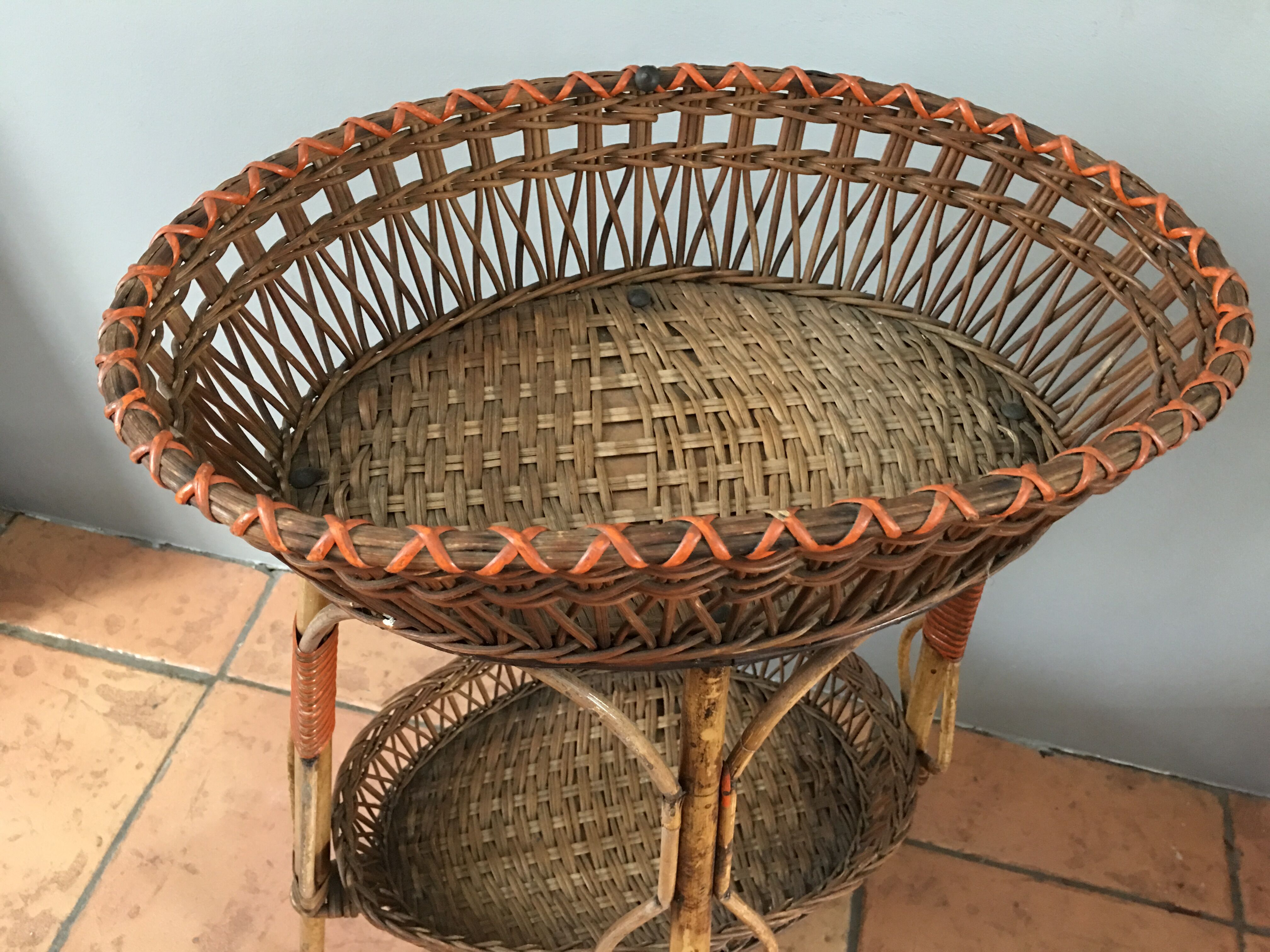 Rattan worker/service