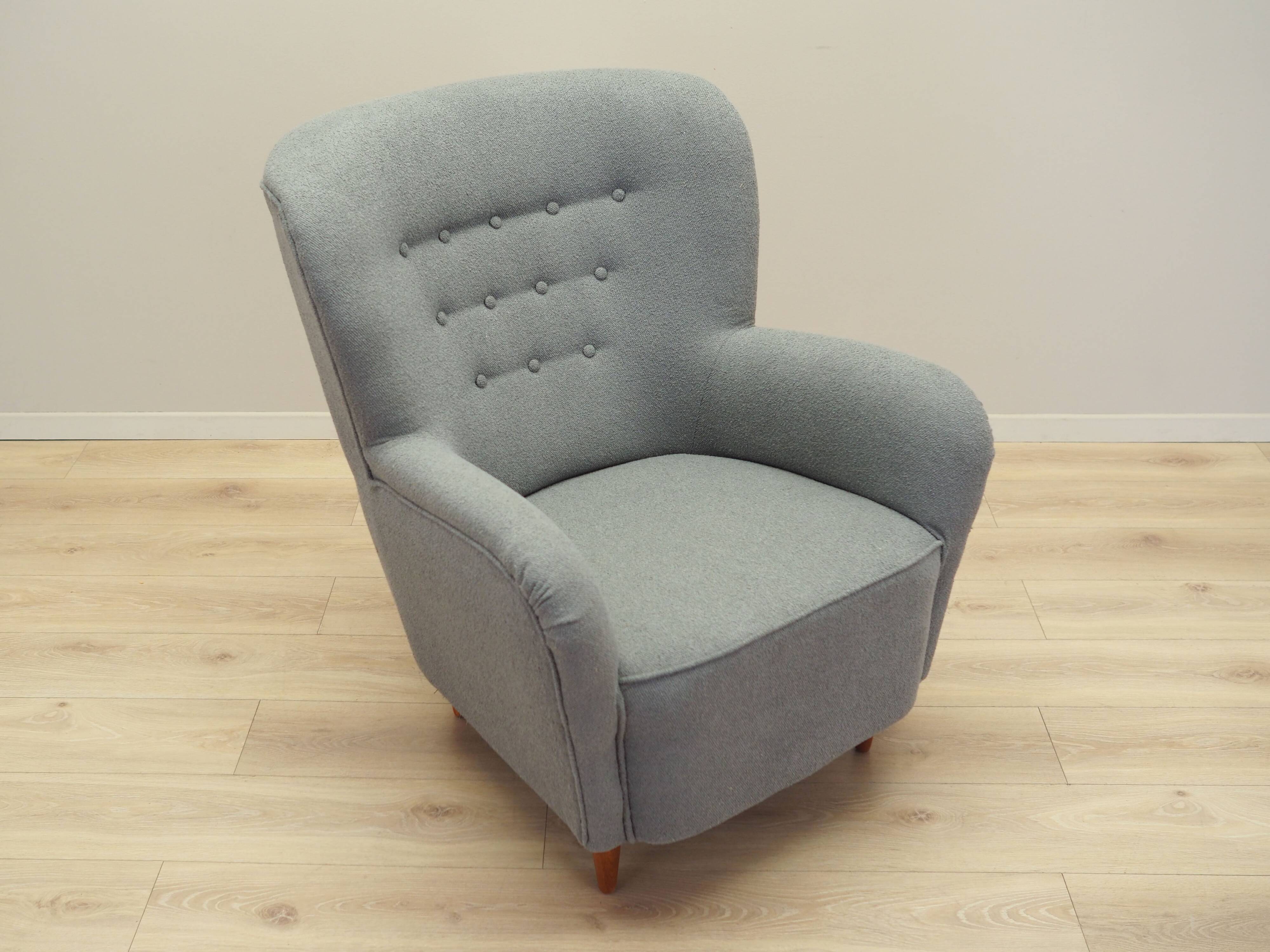 Fauteuil gris, design scandinave, production : Danemark