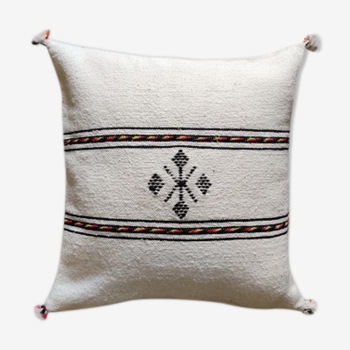 White Moroccan Berber cushion in cotton
