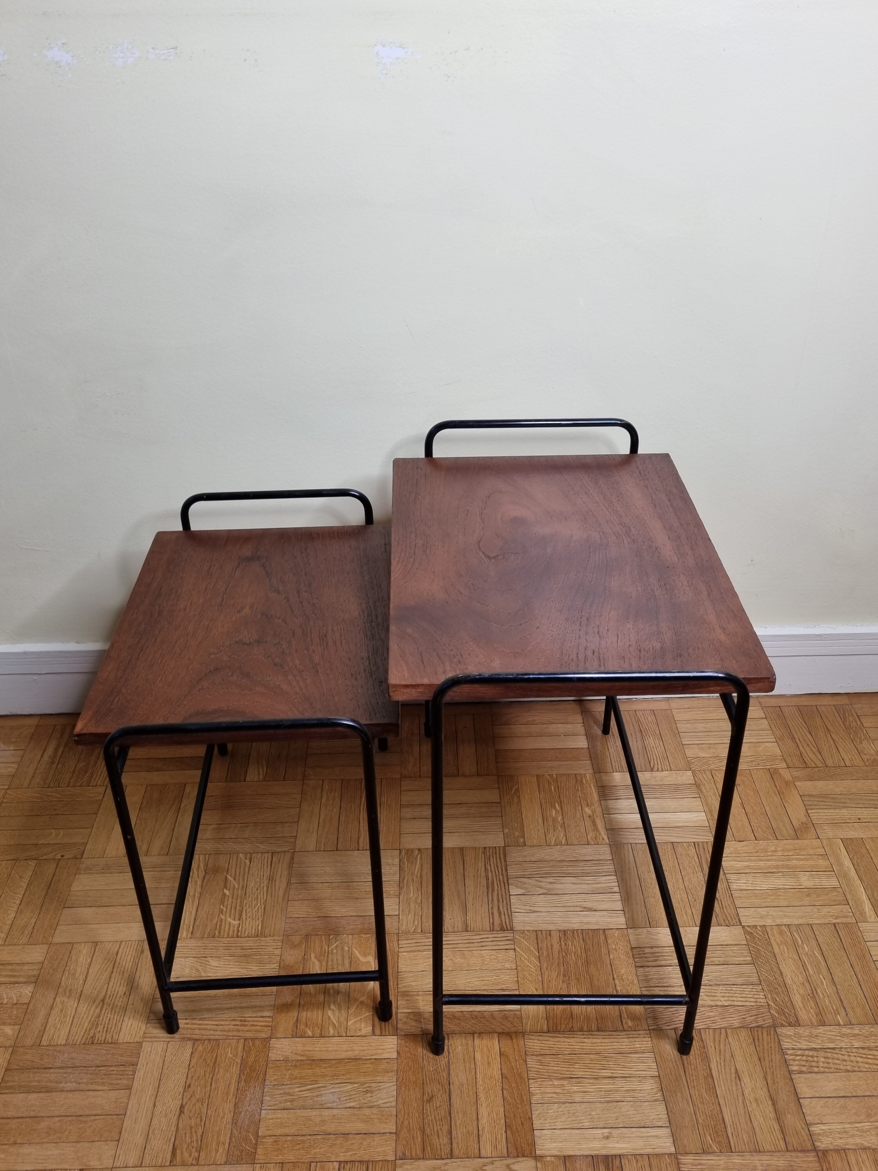 Tables d'appoint, gigognes, en bois et métal, vintage, années 60-70