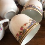 Série de 9 tasses anciennes