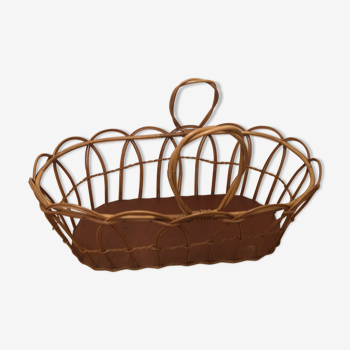 Vintage wicker couffin