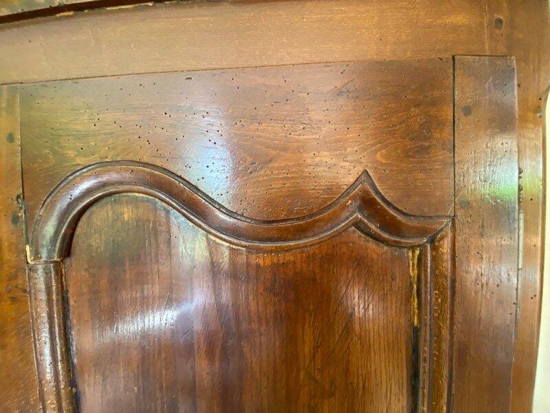 Antique solid wood wardrobe – Compact size (Ideal for small spaces)
