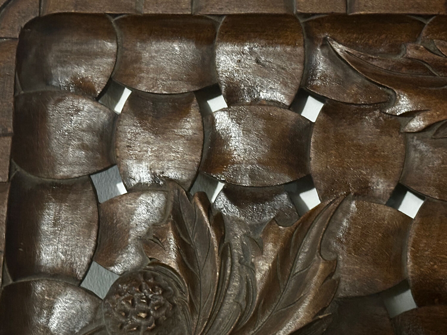 Grand Plateau/ Vintage 1950s Ashtray in Carved Wood