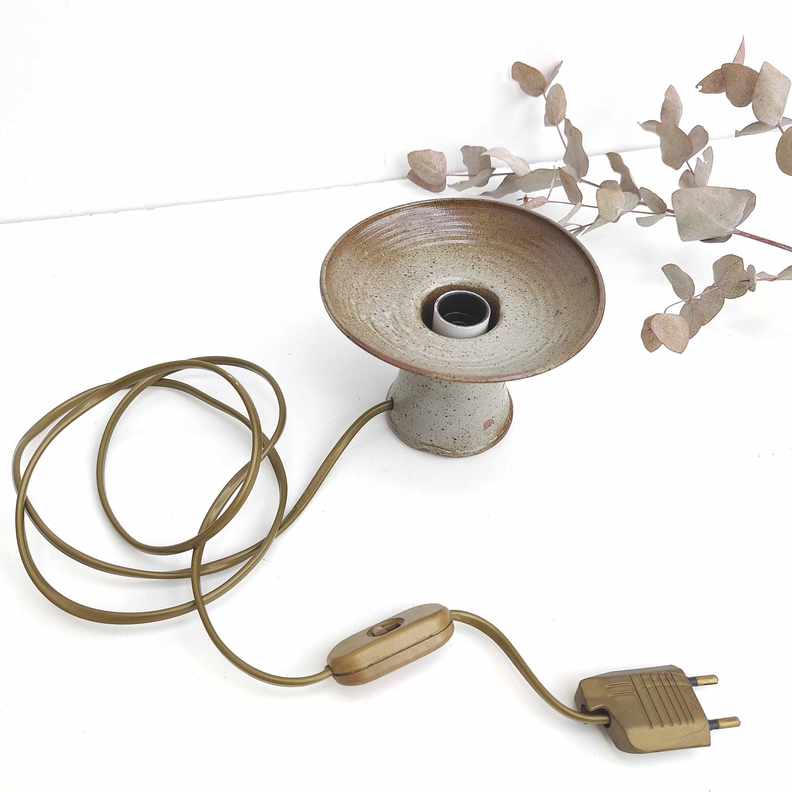 Stoneware candle holder lamp