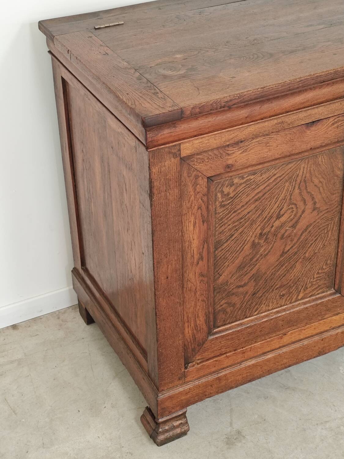 Antique solid wood workbench, dough cabinet from the 18th century.