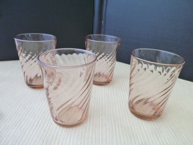 Set de 4 verres de table vintage forme gobelet arcoroc rosaline
