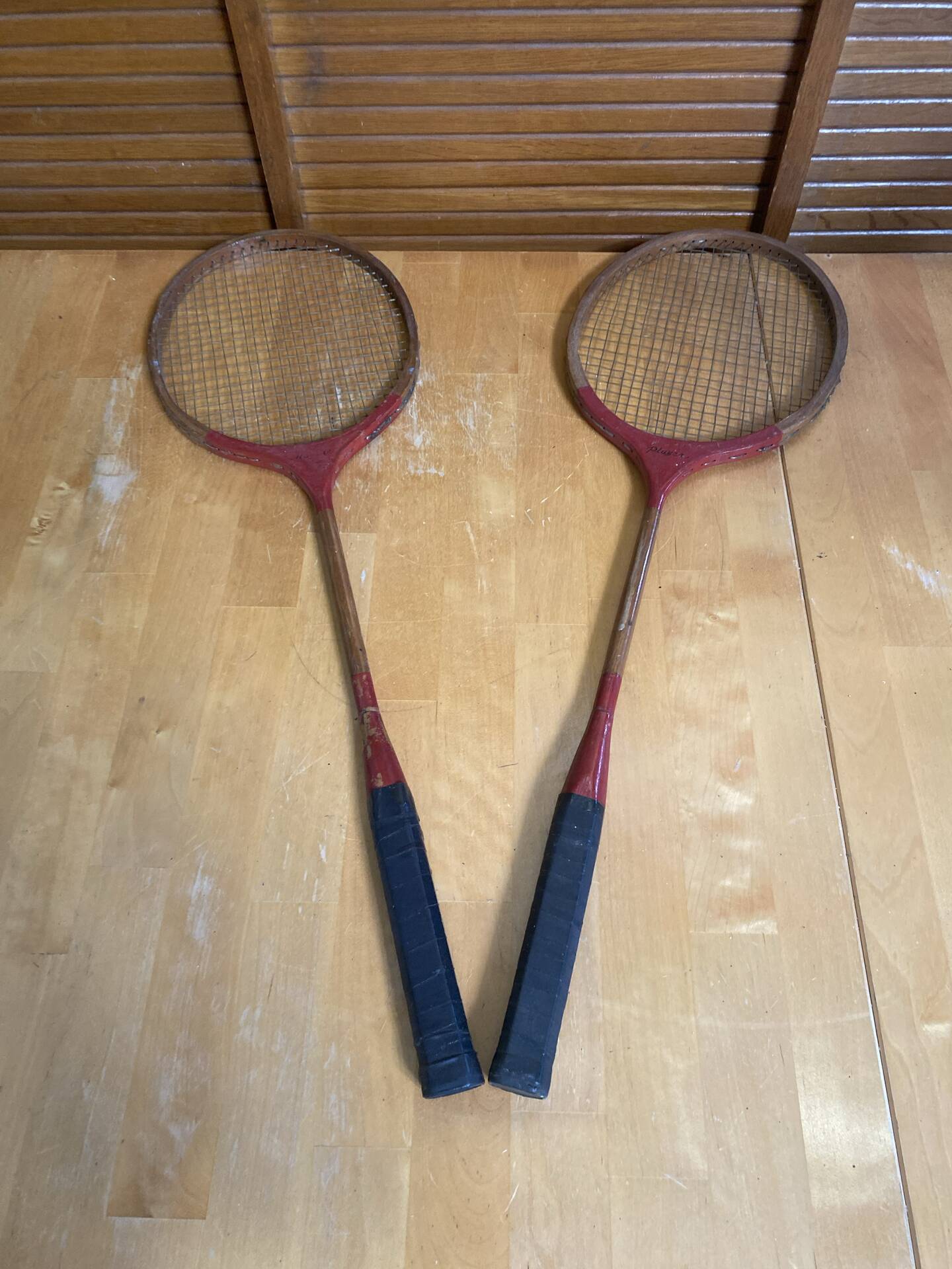 Paire raquette ancienne badminton player bois vintage