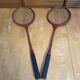 Paire raquette ancienne badminton player bois vintage