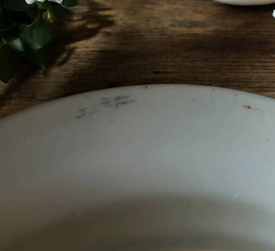 Vintage Chinese porcelain plate - Floral decoration and traditional patterns