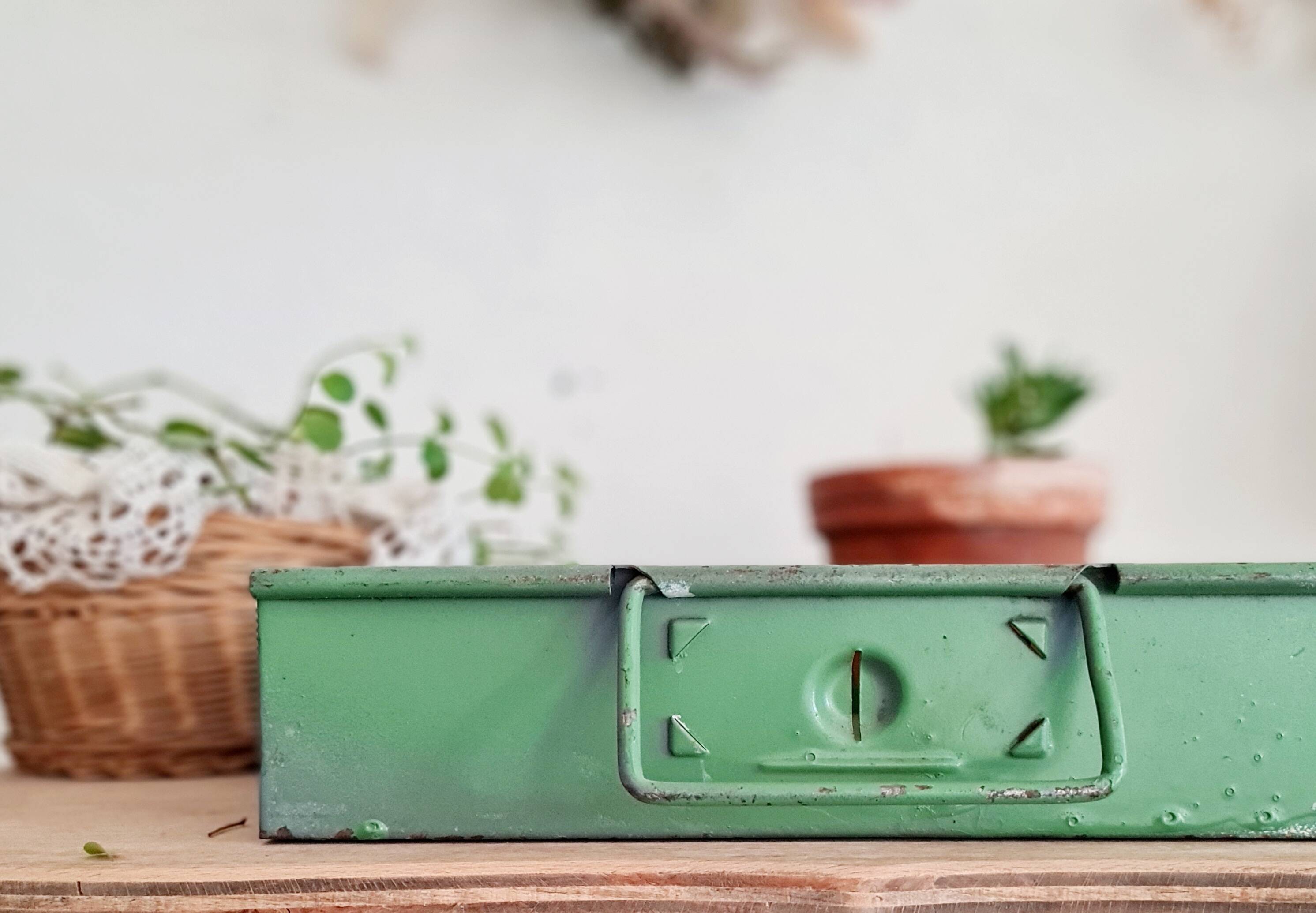 Green metal workshop drawer - tray