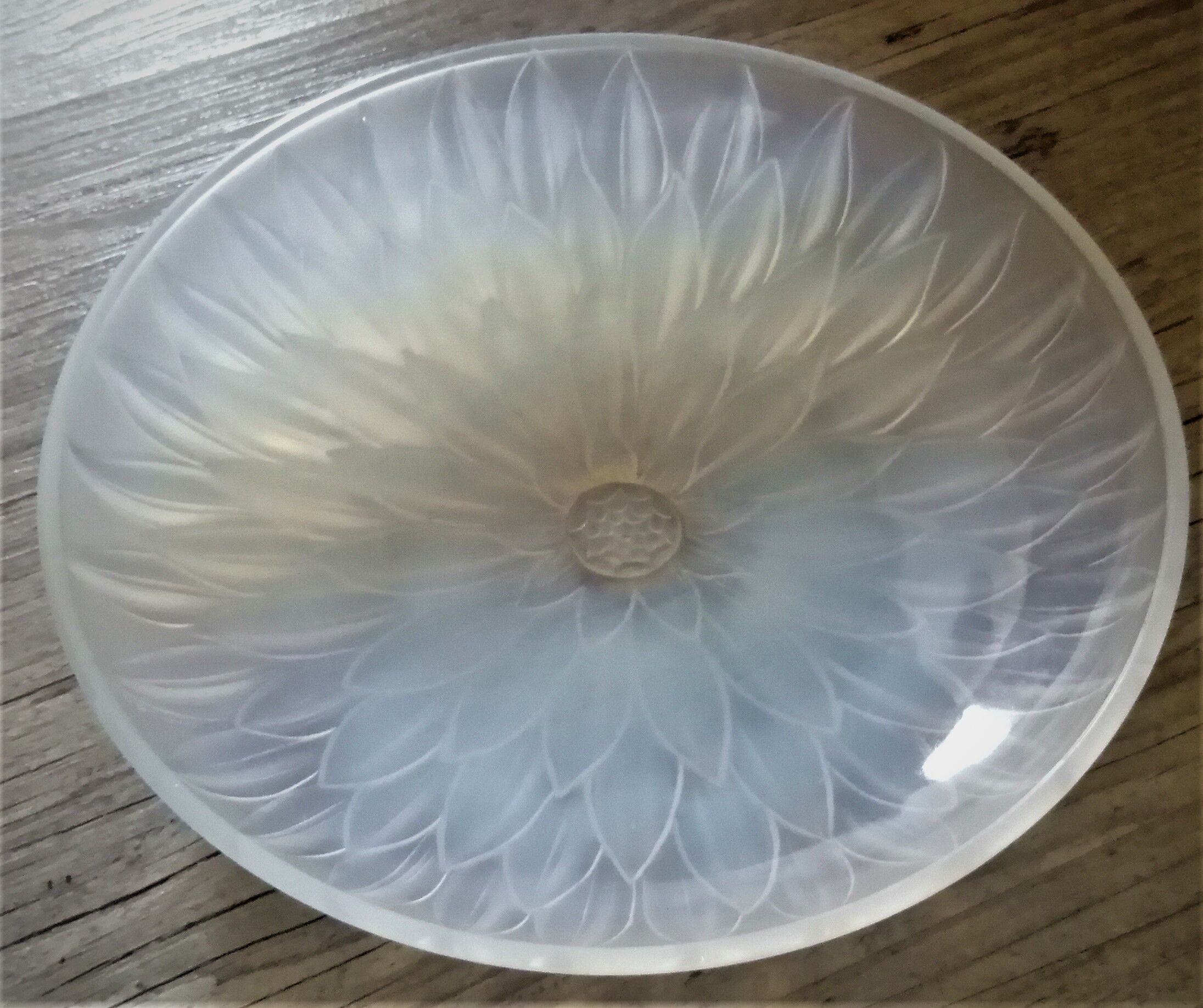 Coupe en verre opalescent  art déco etling france 145 vers 1930