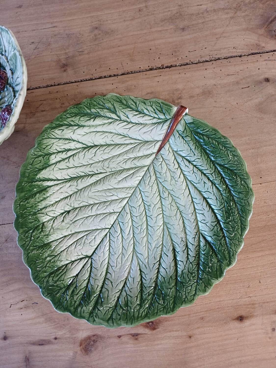 Flat slushie set and strawberry drainer