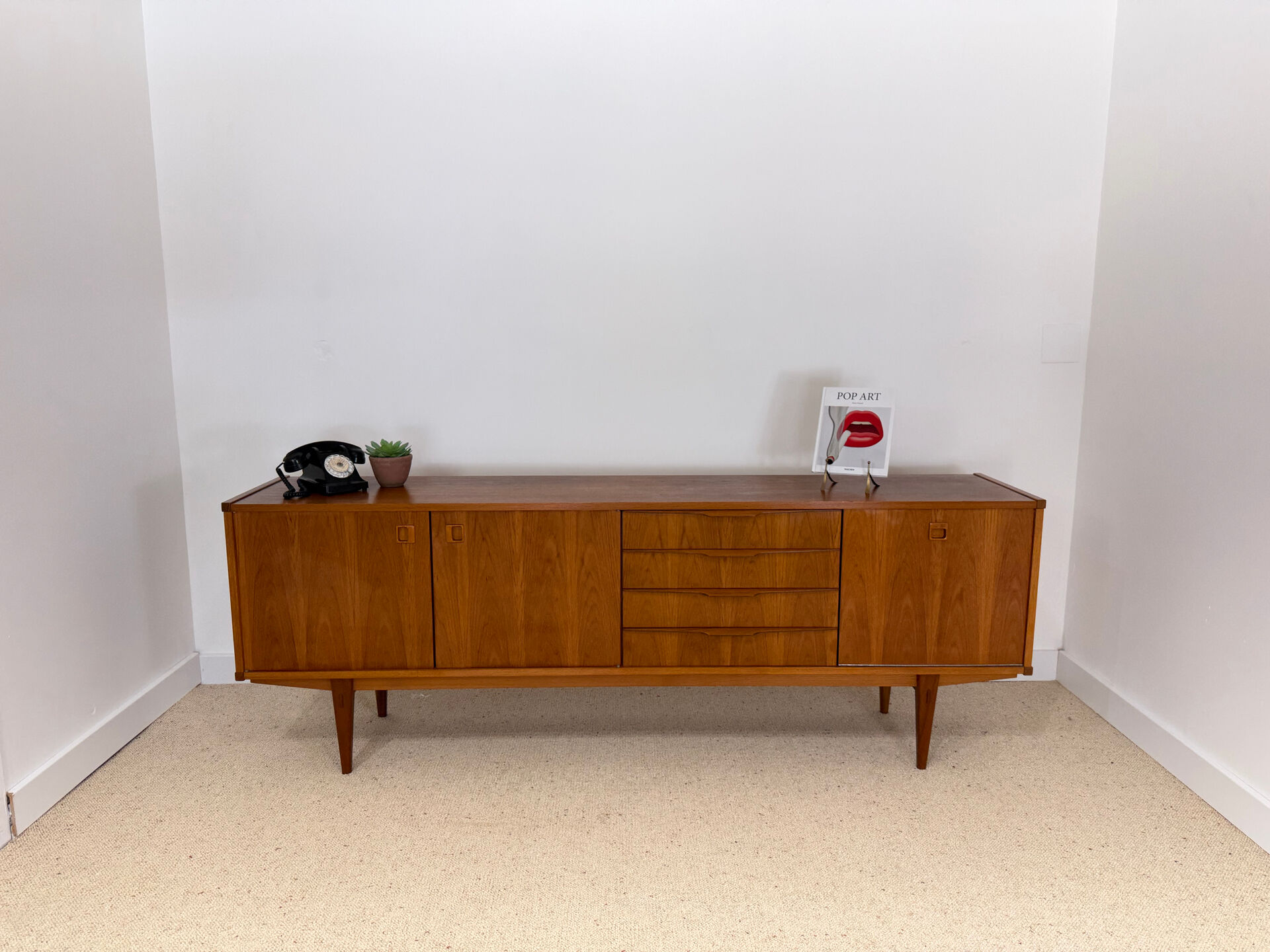 Large ARNO sideboard in oak – 1960s/70s