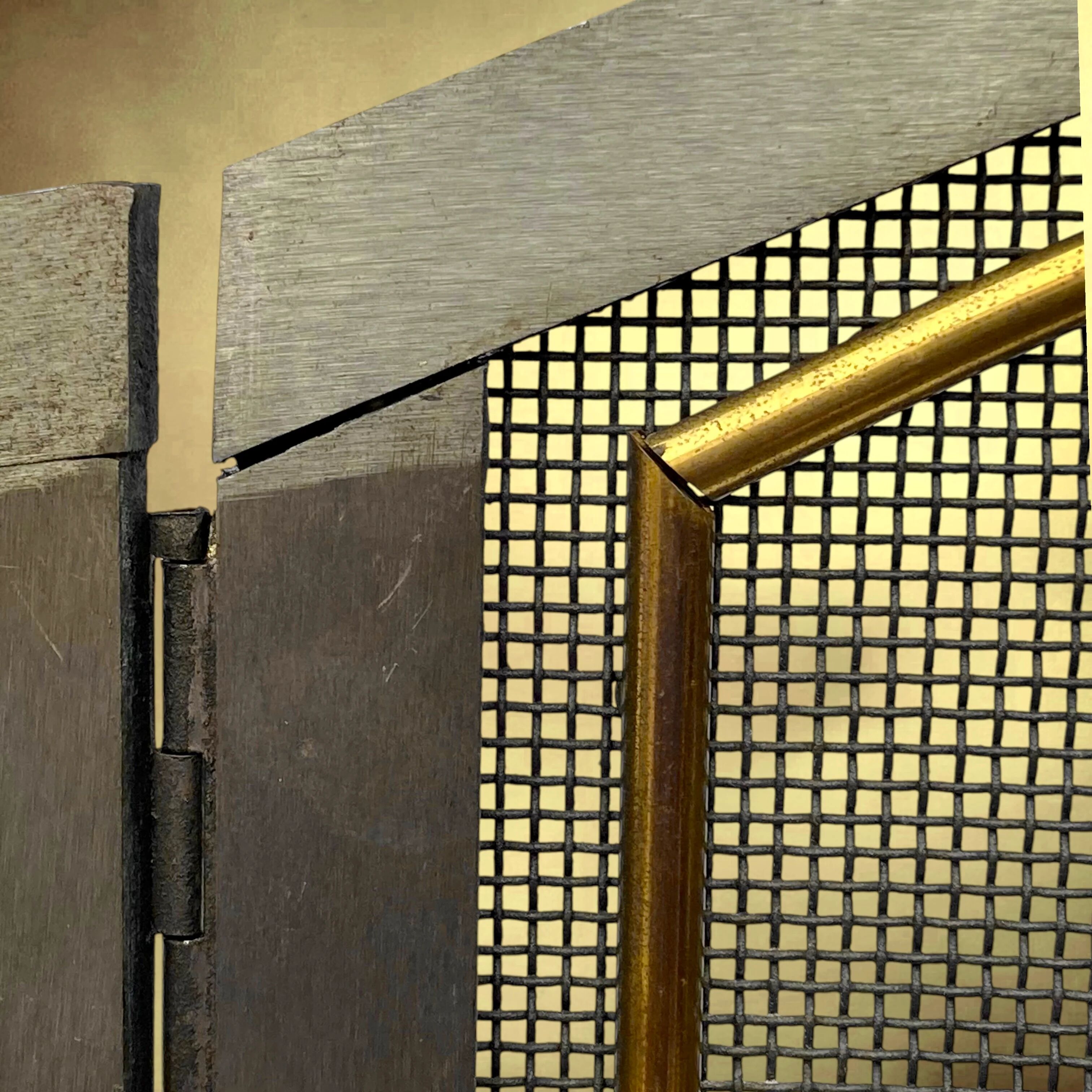Folding fireplace screen in brushed steel and gilded brass – 1960s