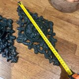 Set of 2 decorative cast iron rosettes