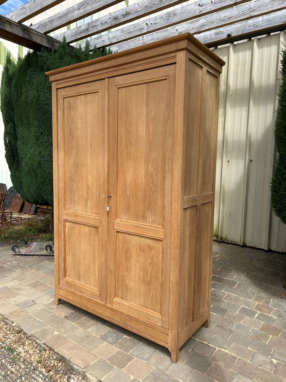 XXL Parisian wardrobe in solid light oak