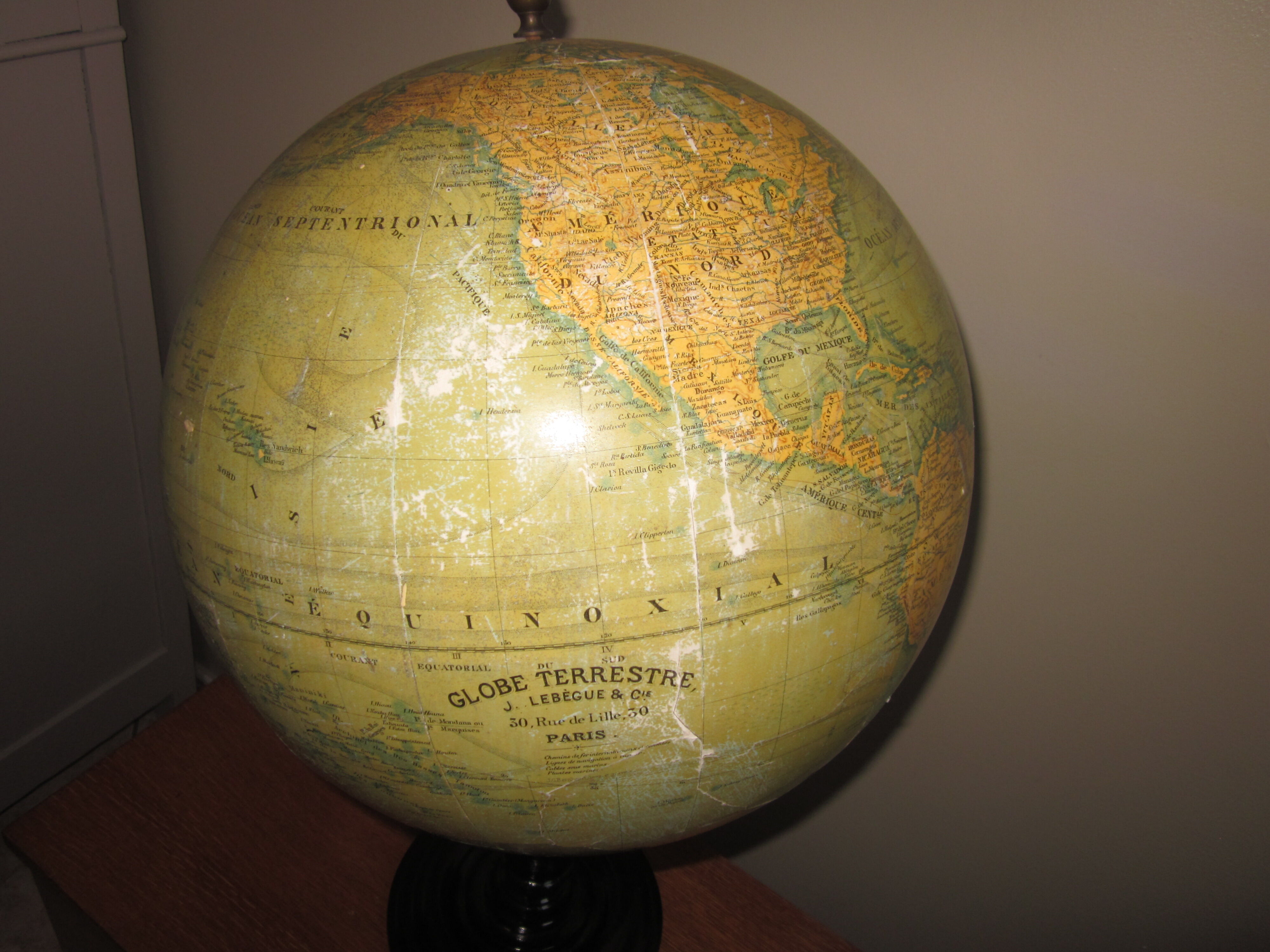 Former globe terrestrial J.lebegue and co.