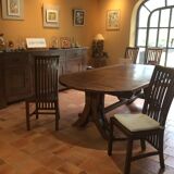 Rustic oval oak table