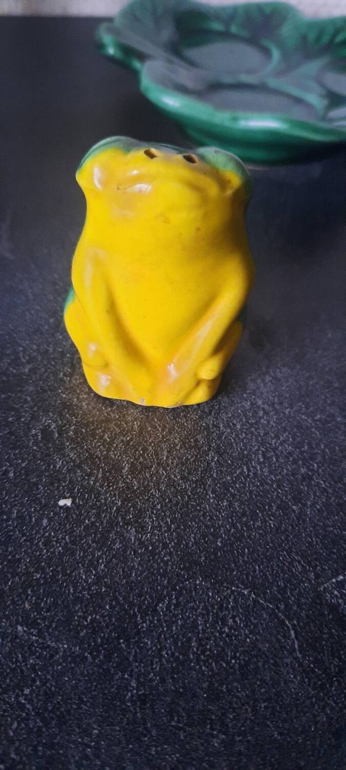 Vallauris salt and pepper shaker