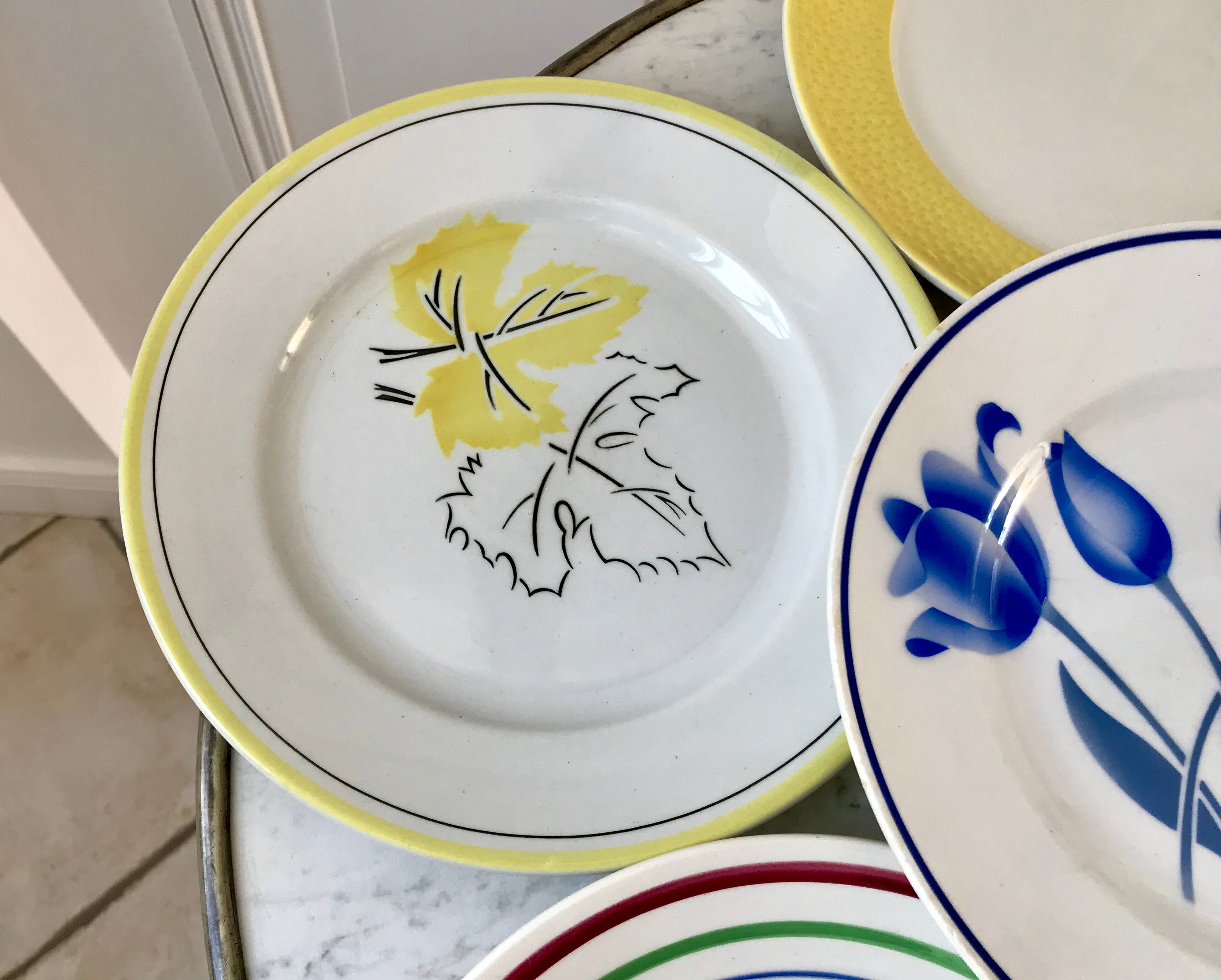 Set of 6 flat plates mismatched Digoin Sarreguemines and Gien years 30-40