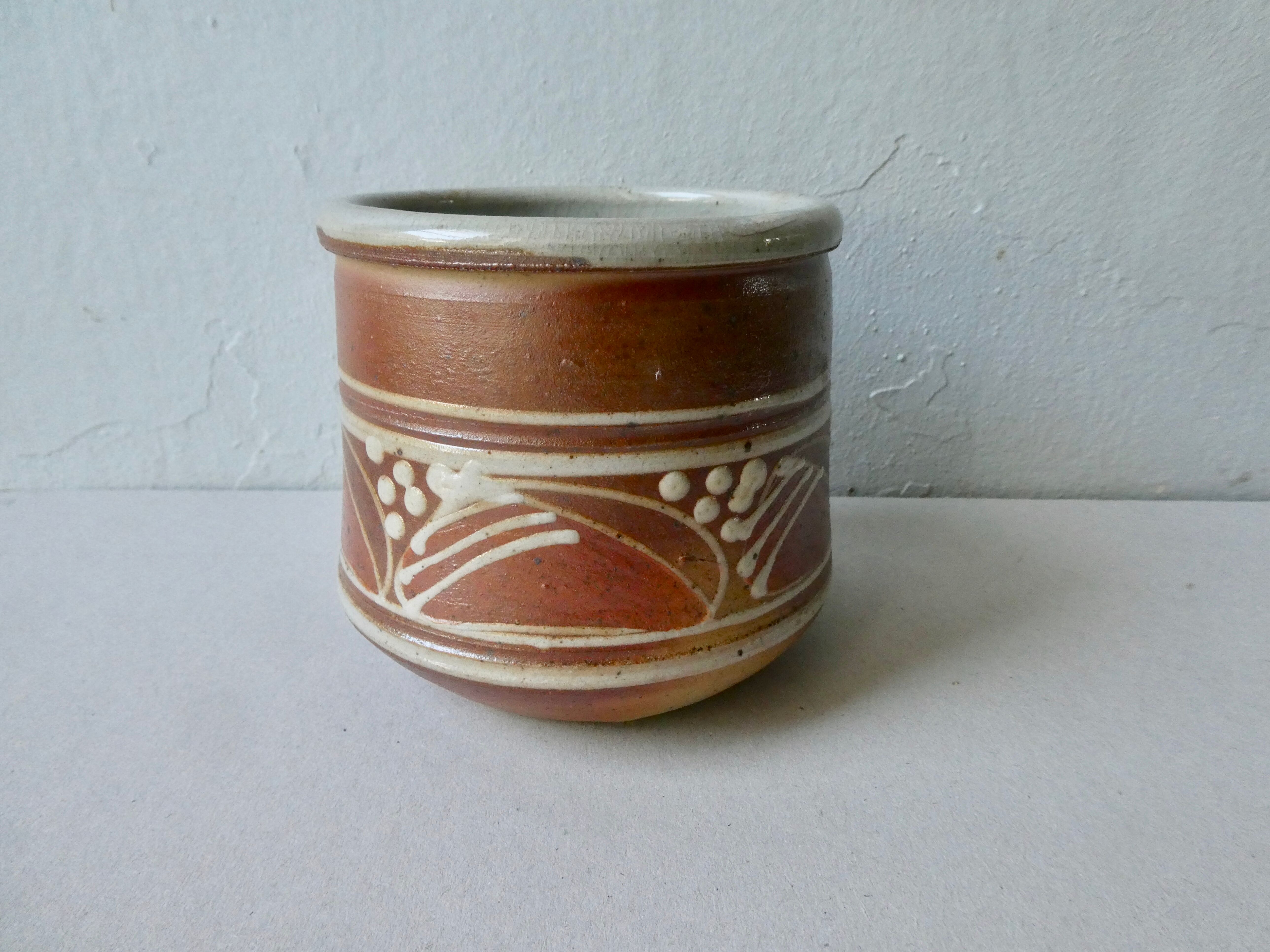 Pot, sandstone pot cover Katrin Dechaud and Roland Bottani, la Borne