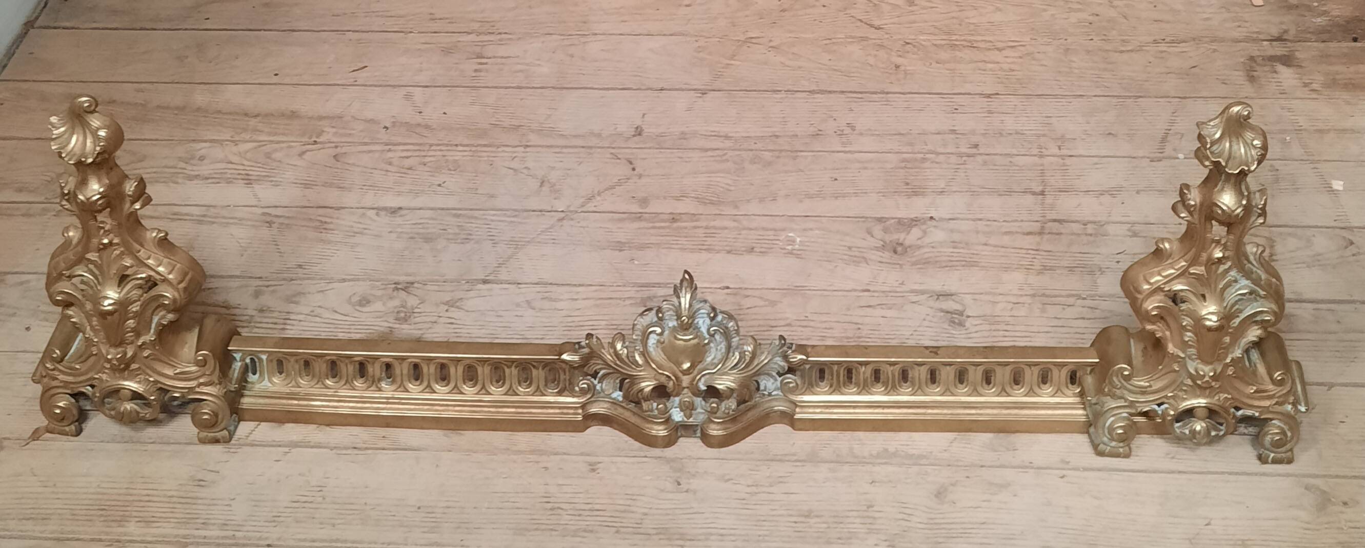 Barre de foyer en bronze doré