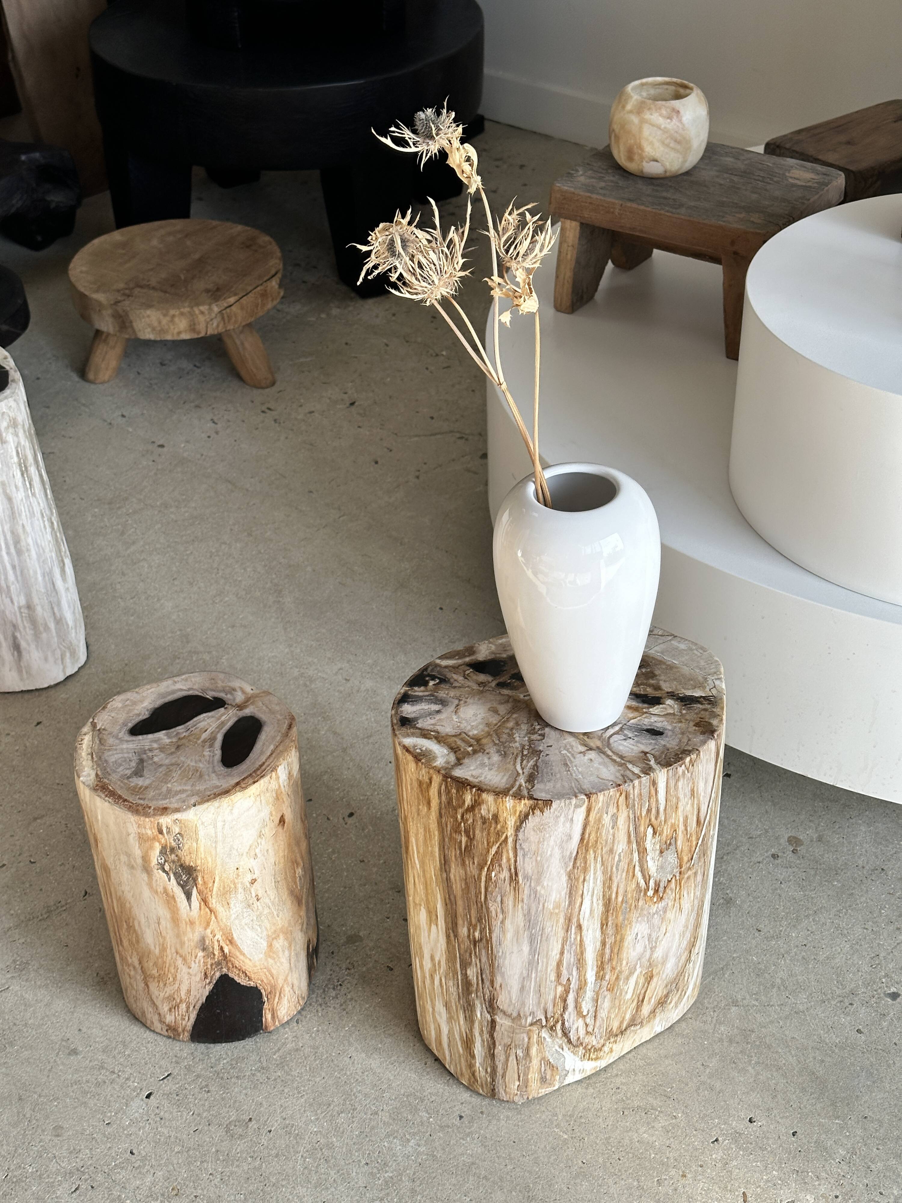 Oblong white vase H:20cm