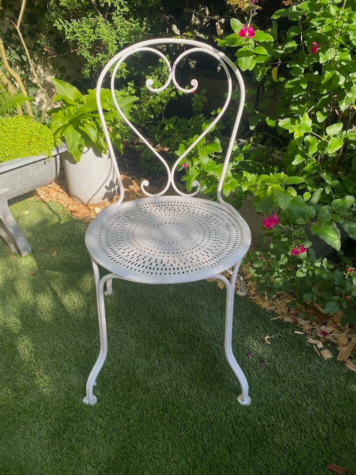 Chaises en fer forgé 1950