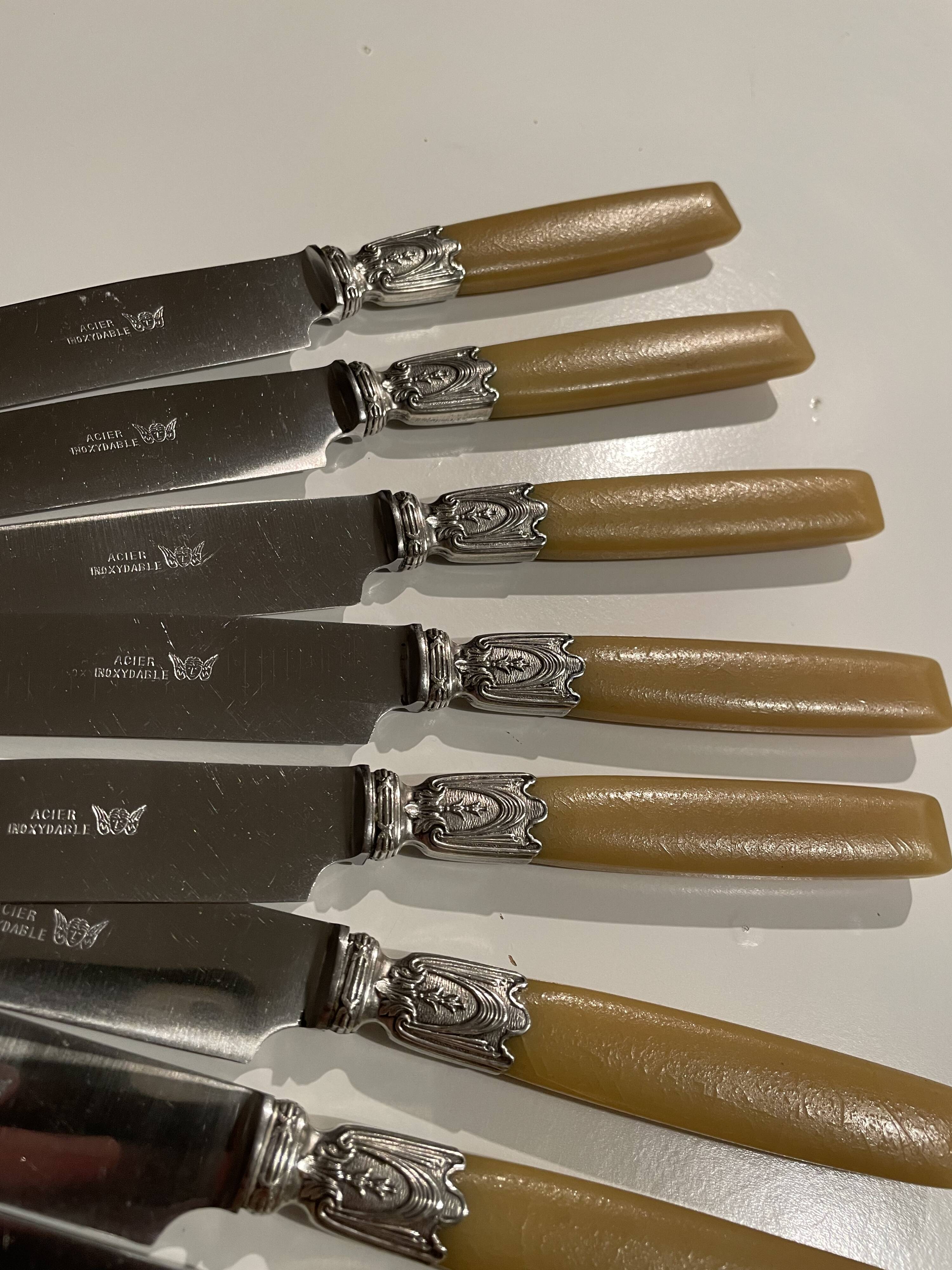 Bakelite handle knives from the 1950s