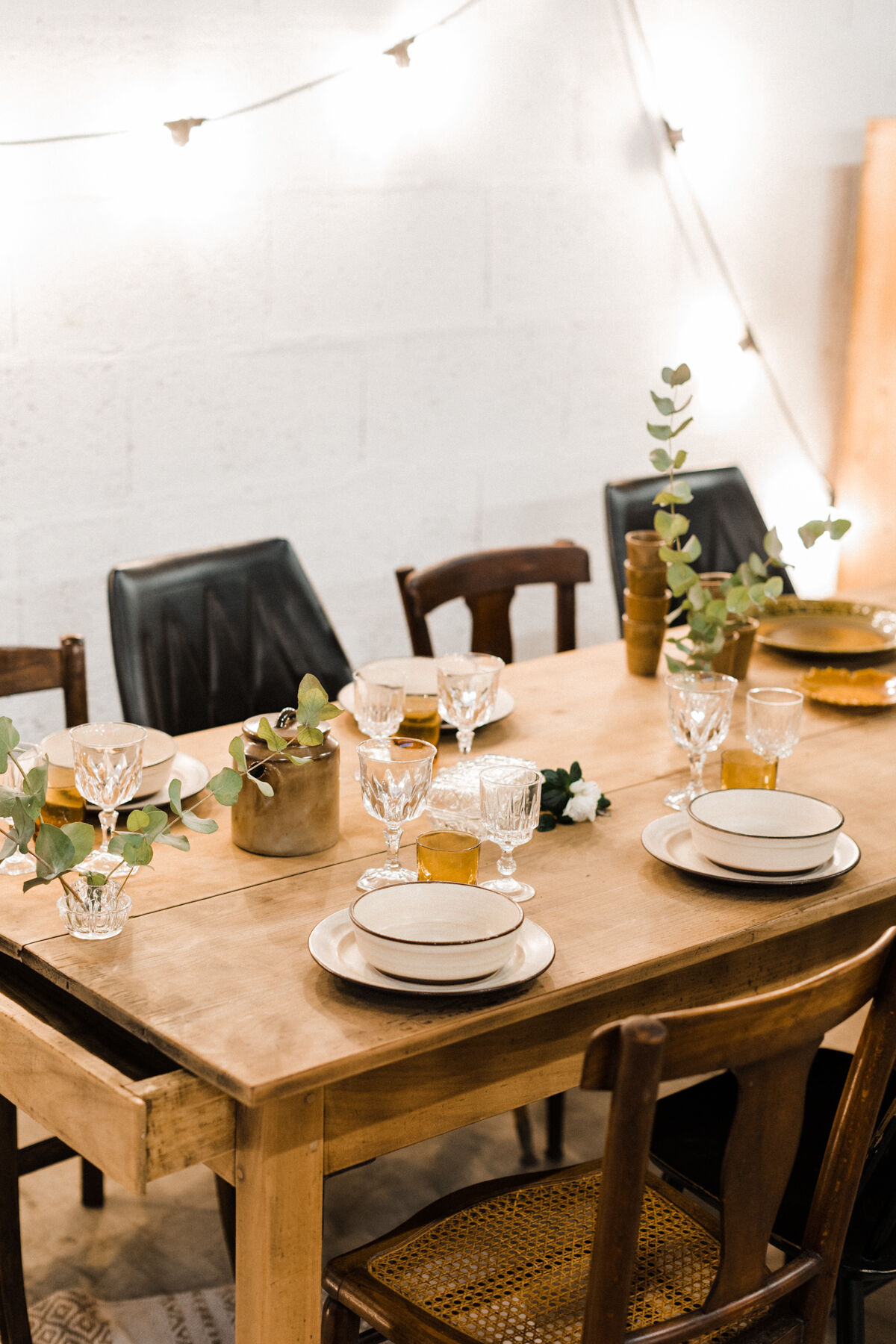 Armchairs / chairs in black skaï "emelinne"