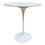 Eero Saarinen pedestal table by knoll
