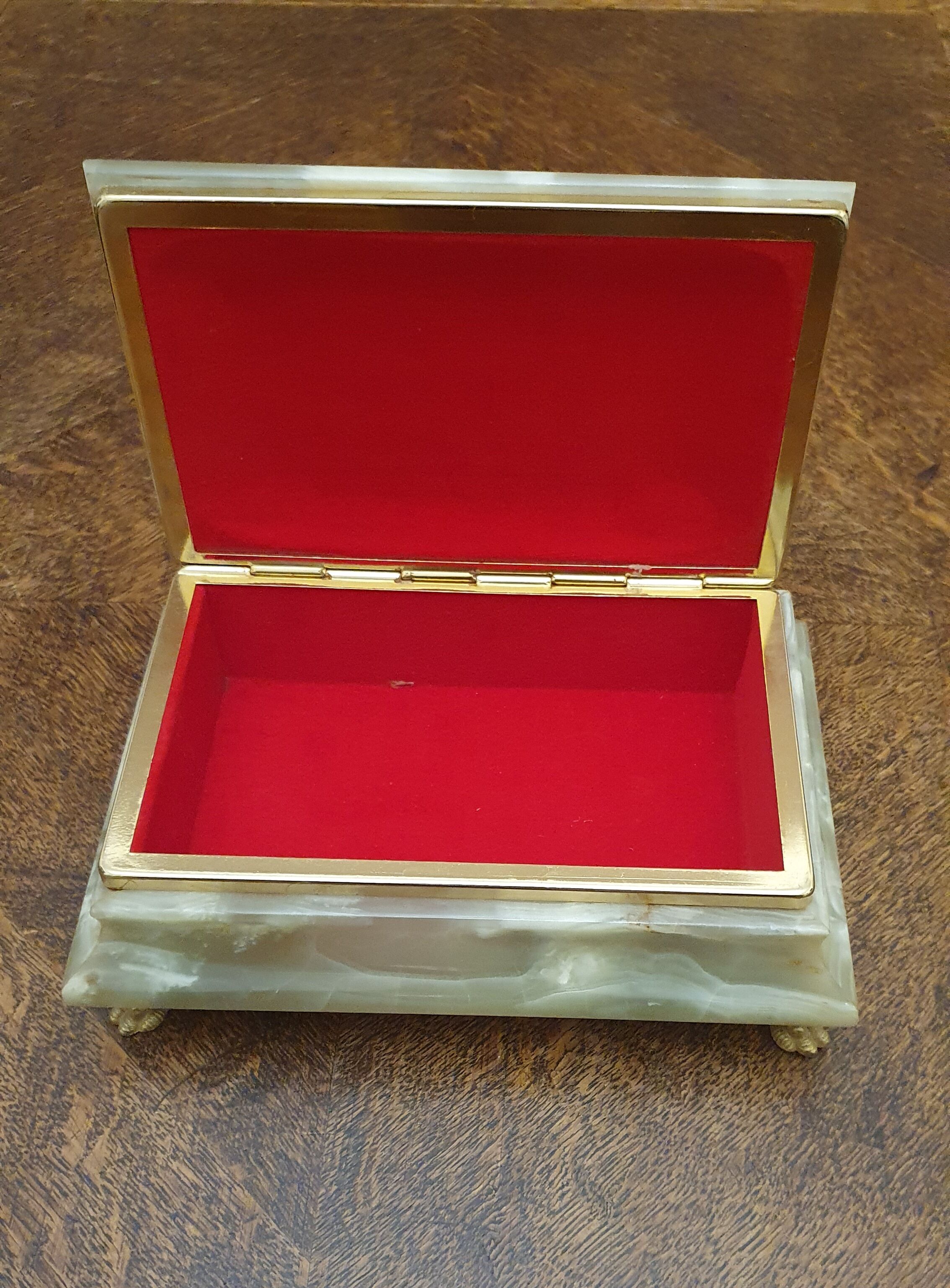 Onyx jewelry box