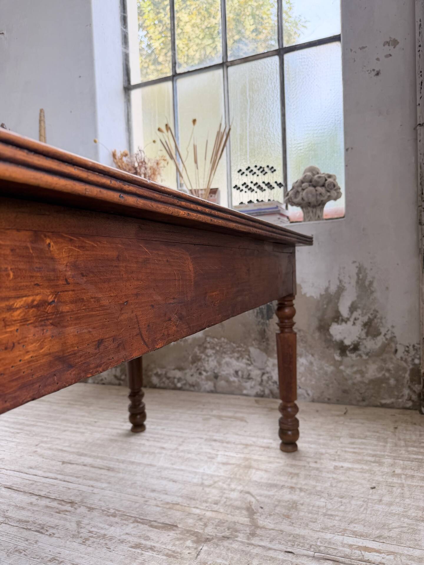 Table de ferme ou table de drapier noyer massif 1900