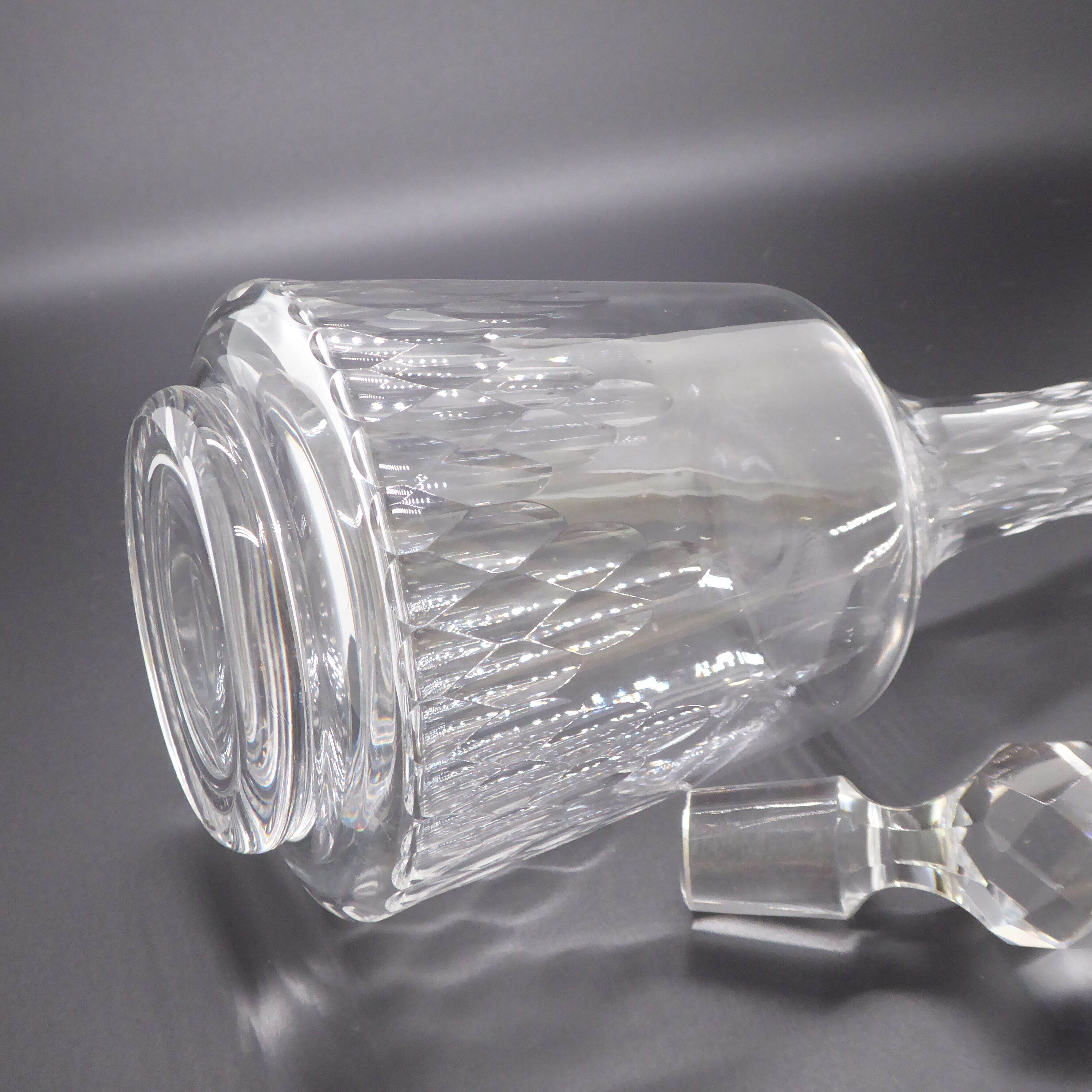 Glass decanter