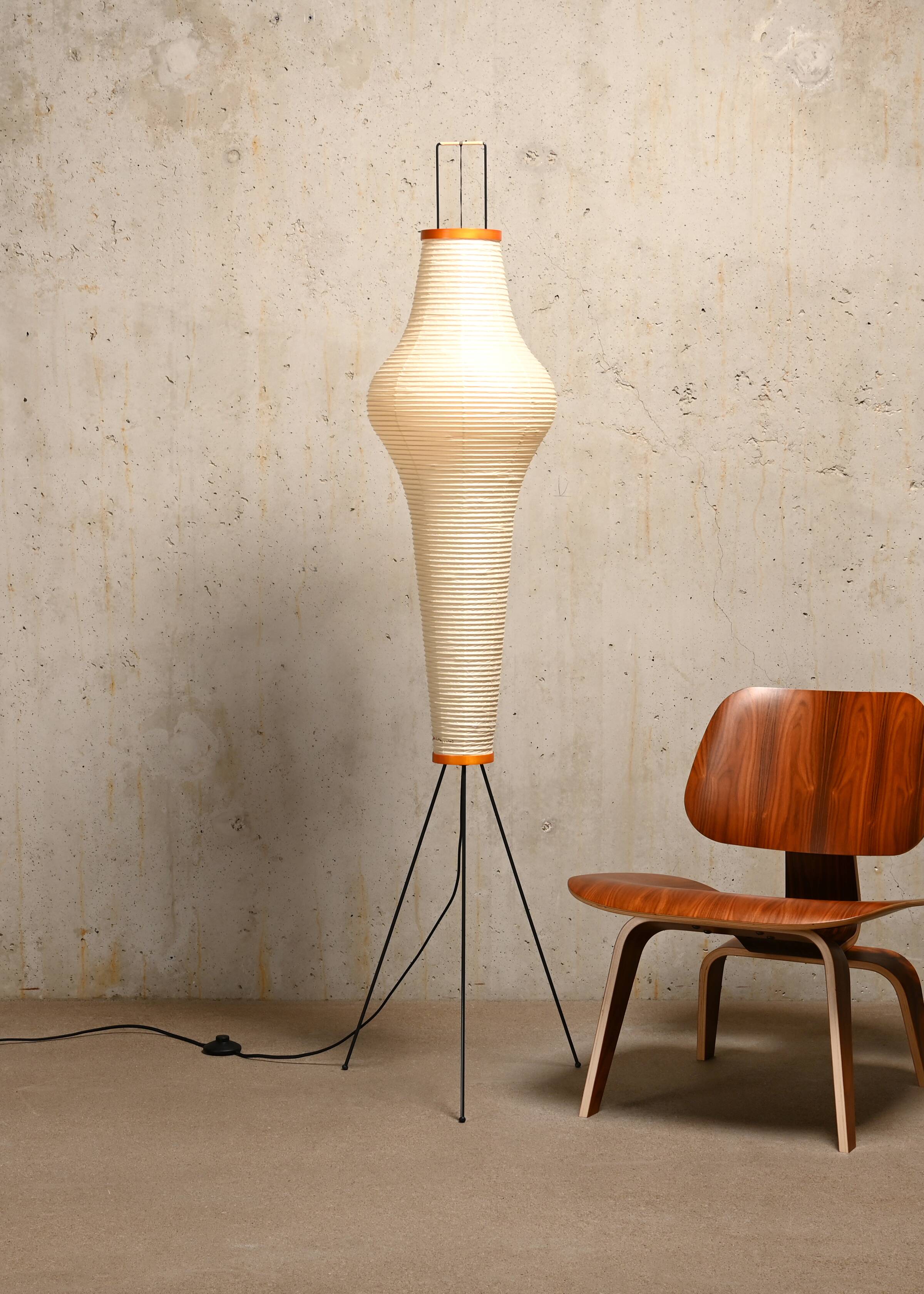 Isamu Noguchi Akari Model 14A Light Sculpture in Washi Paper and Bamboo by Ozeki