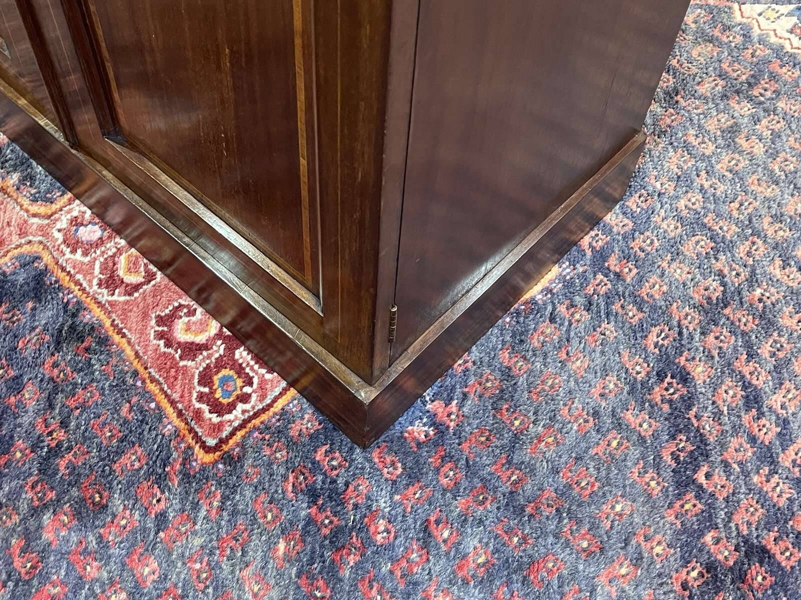 Buffet anglais en acajou des années 1930