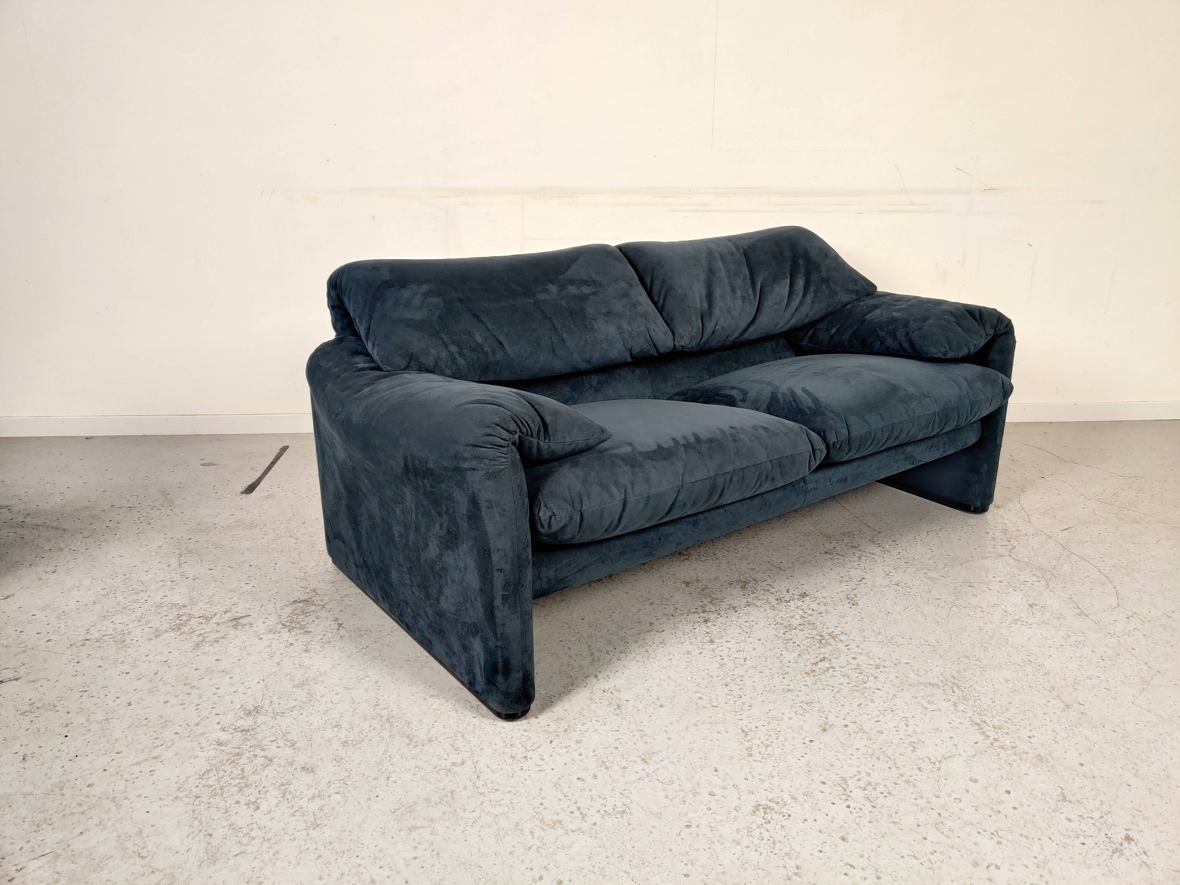 2-seater Maralunga velvet sofa