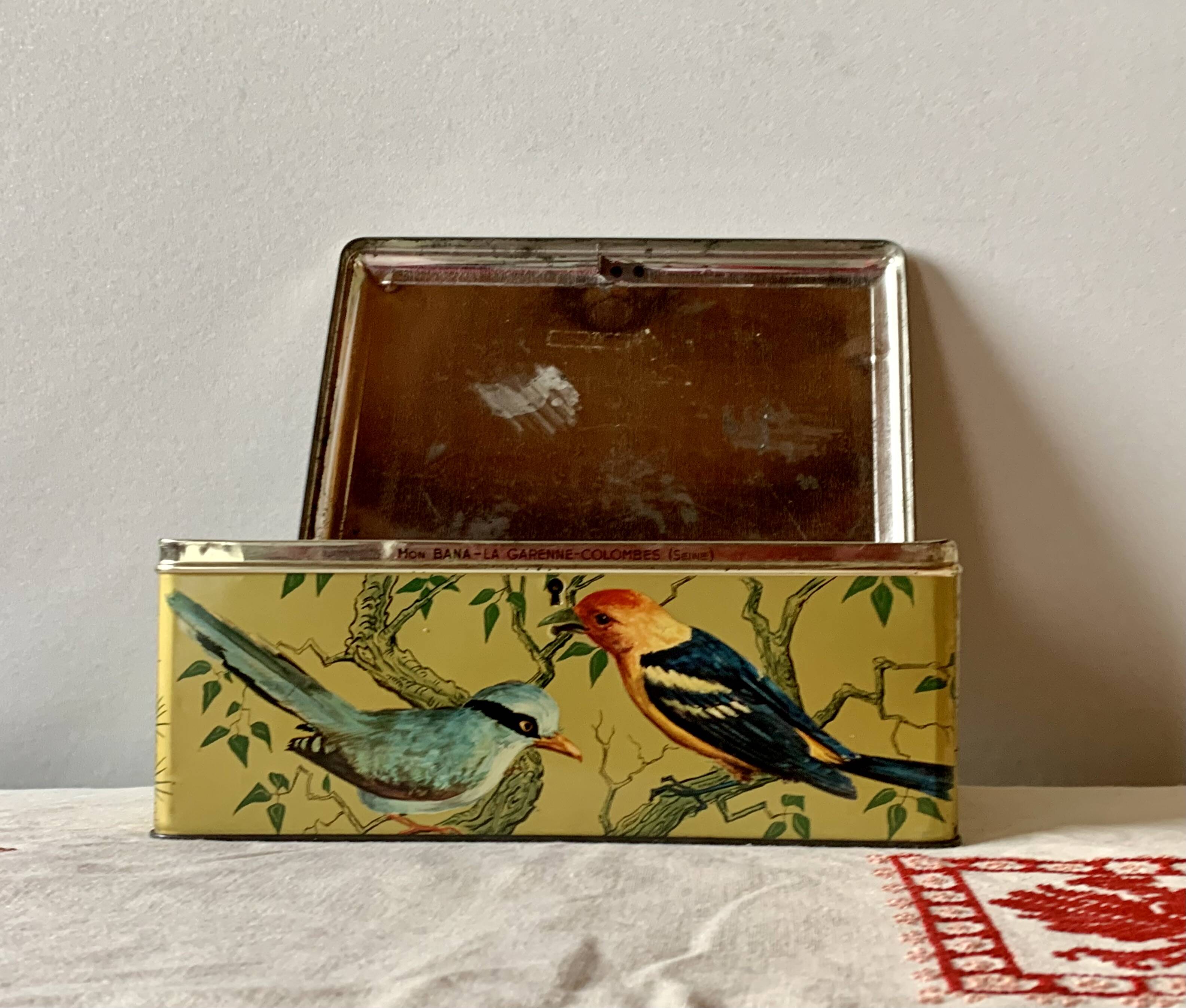 Large metal box - lithograph signed M. Beaudet - bird decoration