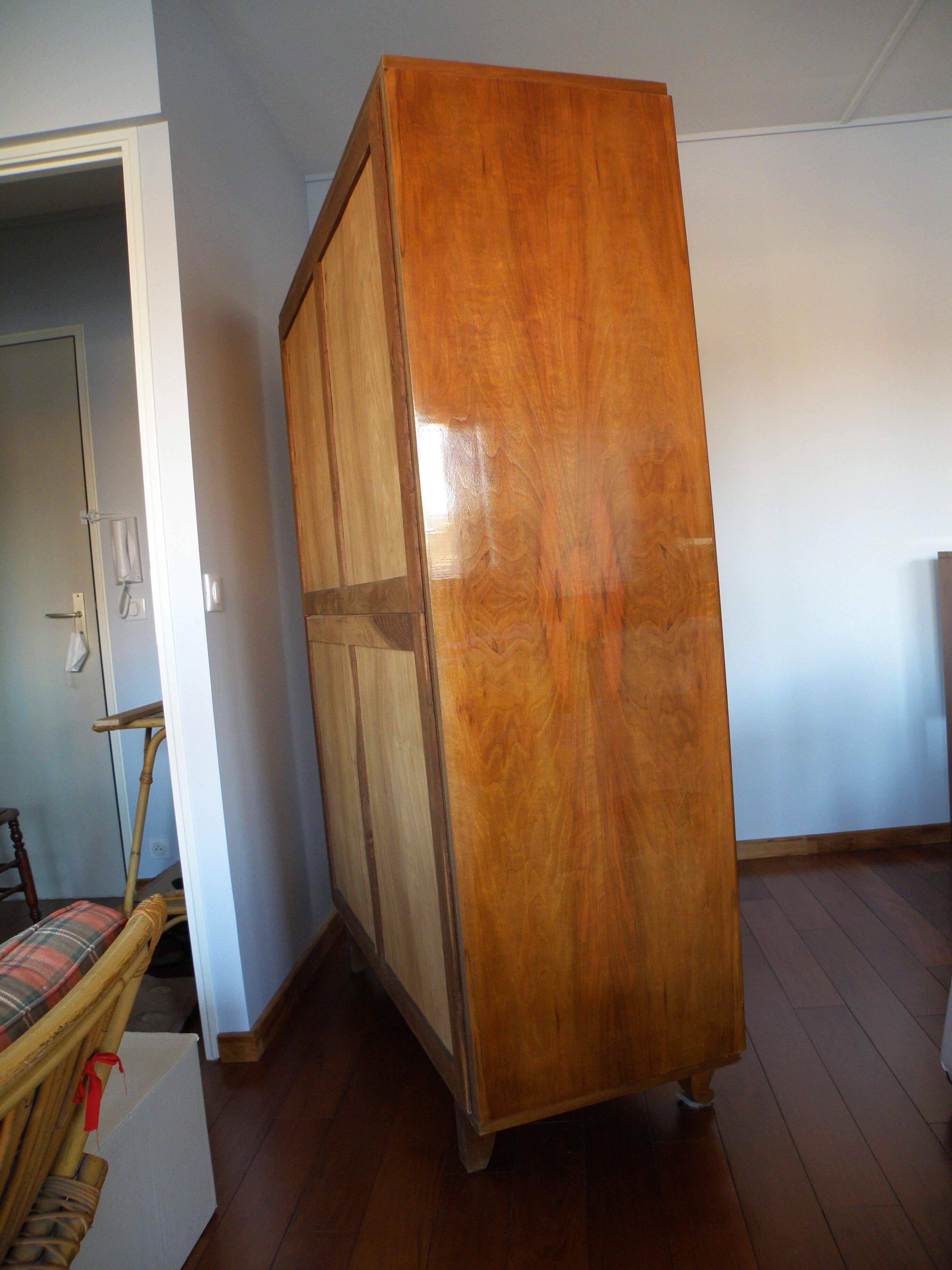 Cabinet style 1930 in walnut bramble wood