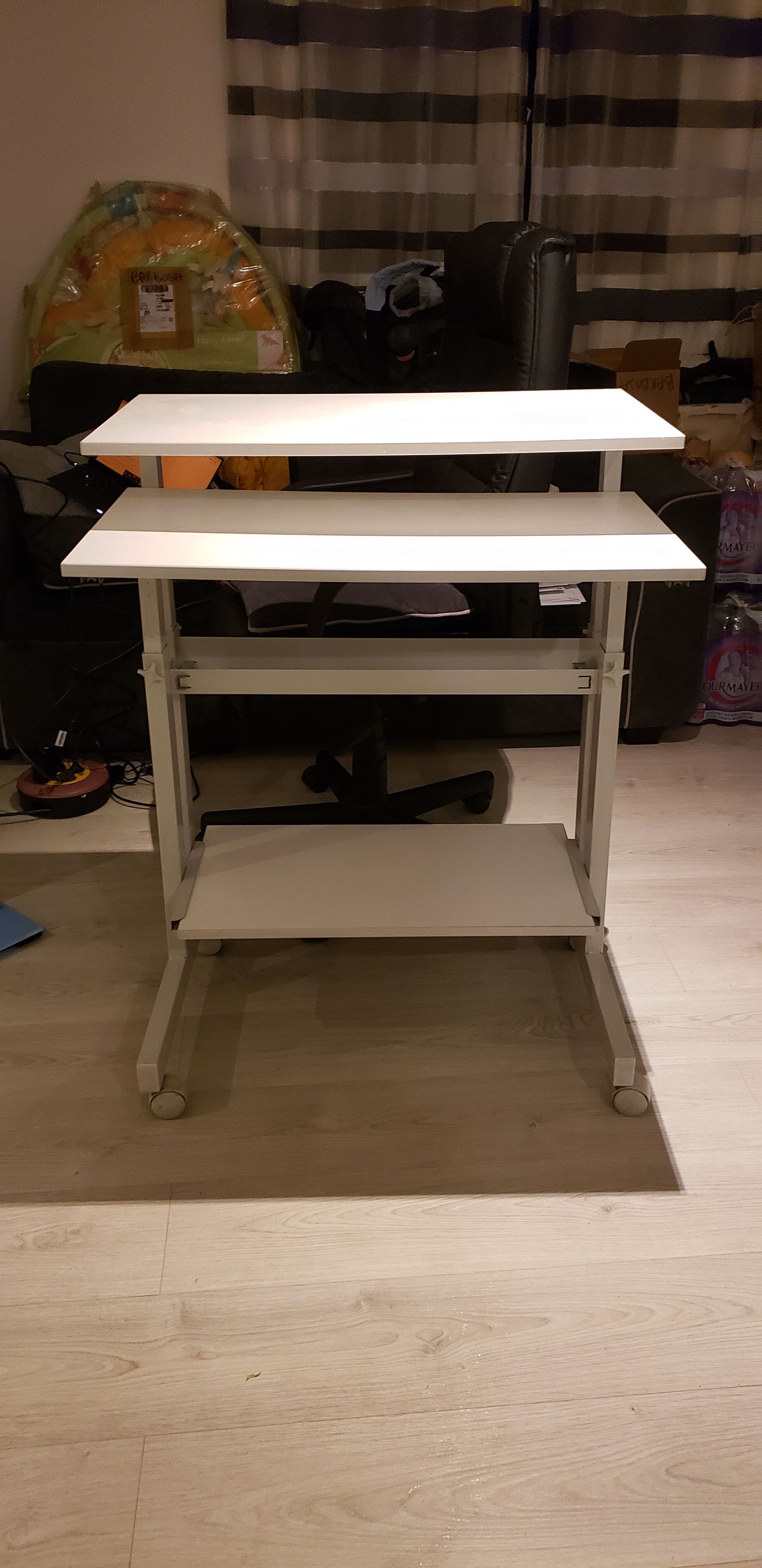 Office like new with wheels, with 3 levels, adjustable in height