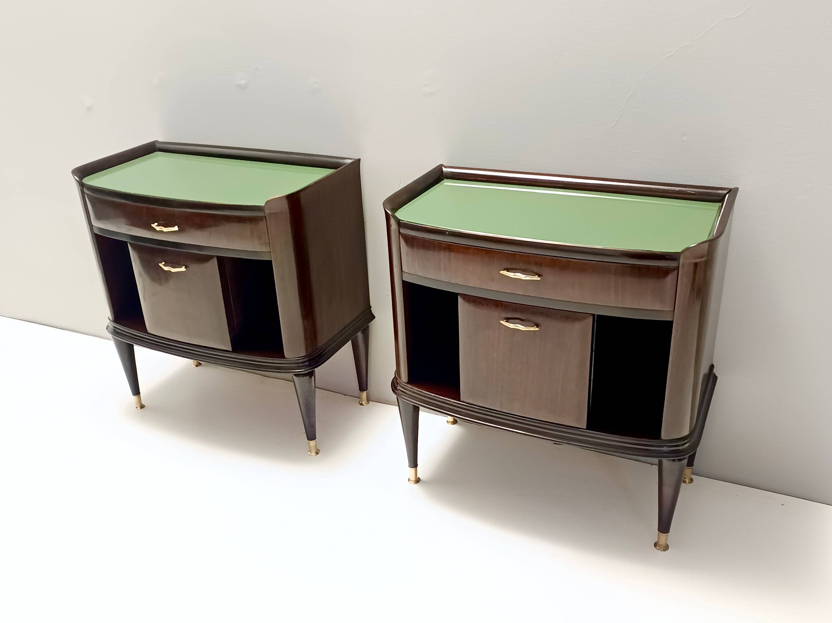 Pair of Walnut, Beech and Glass Nightstands in the Style of Tomaso Buzzi, Italy