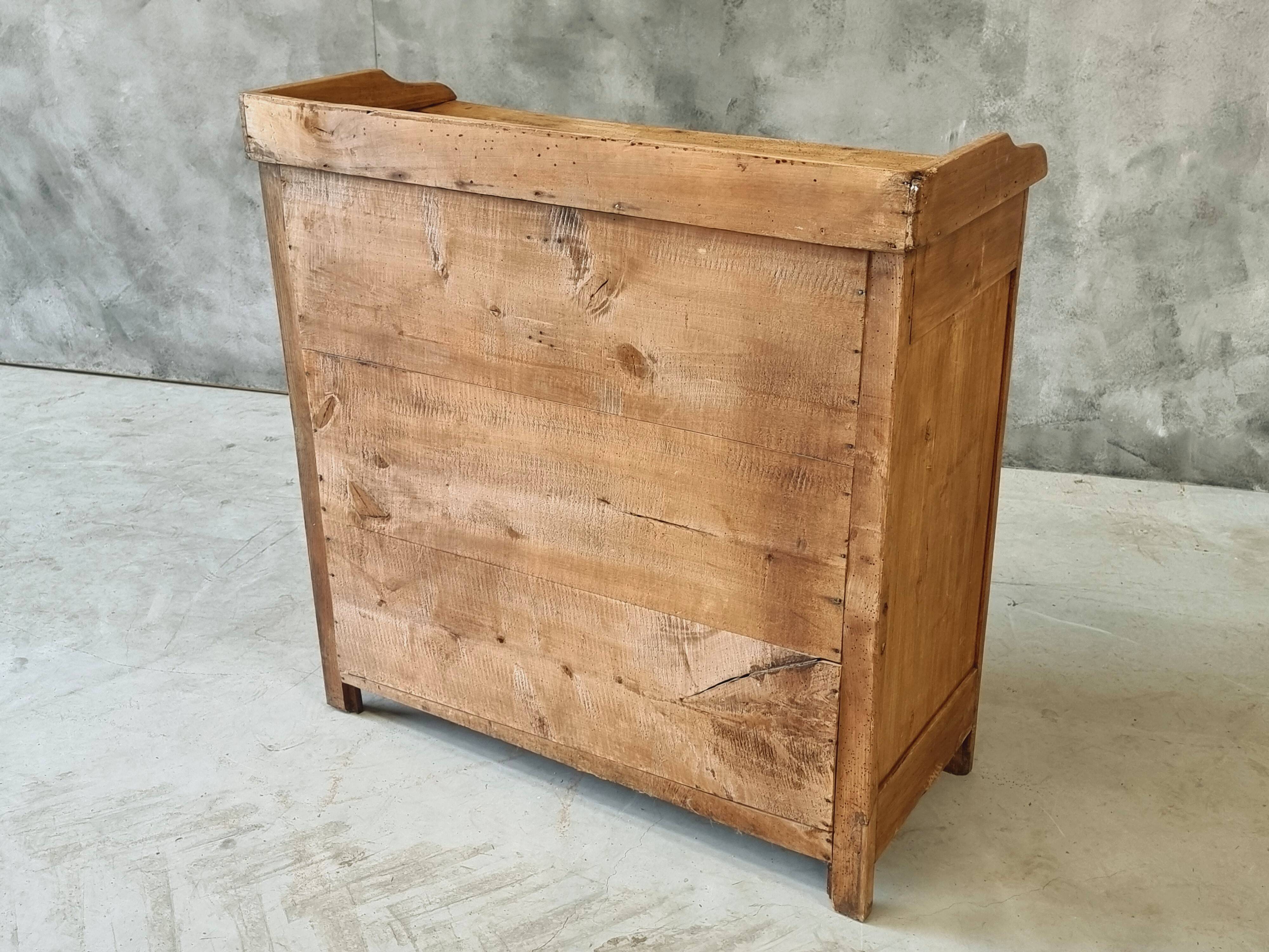 Commode ancienne de campagne française