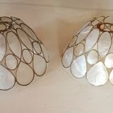Pair of mother-of-pearl suspensions