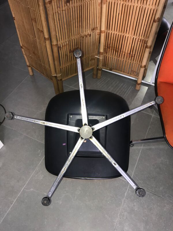 Paire de fauteuils de bureau pivotant orange année 70
