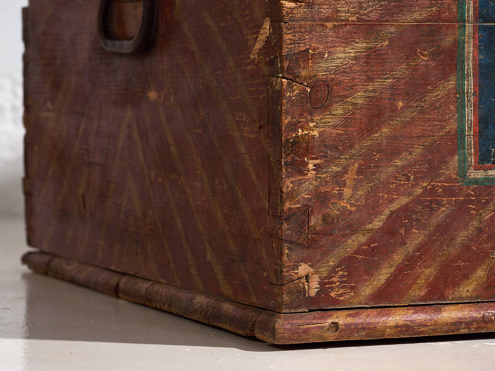 Antique floral storage trunk (c.1865)