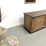 Grand Counter of Old Commerce in Pine